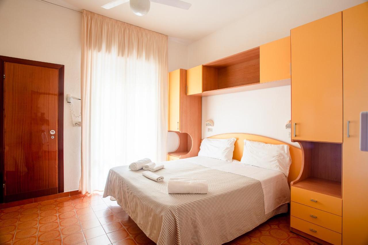 Piccolo Hotel Kursaal Cesenatico Kültér fotó